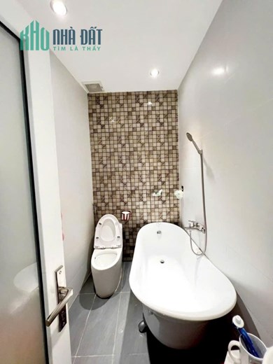 Cần bán căn góc Dương Quảng Hàm, Gò Vấp 4 tầng 4PN xe 7 chổ ngủ trong nhà thuận tiện kinh doanh cho
