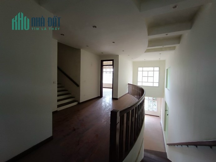 Biệt thự mặt đường Ngọc Thụy, Long Biên, 170m, rộng 9m, 4 tầng, kinh doanh, 14 tỷ 5