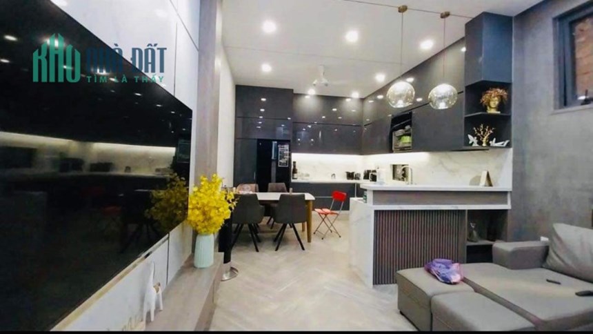 Bán nhà 5 tầng có sẵn 12 phòng cho thuê gần trường Đại Học Nha Trang