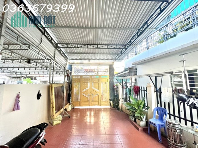 Bán nhà 3 tầng 201m2 mặt đường Miếu Bà rộng 7m chỉ 17,5tr/m2