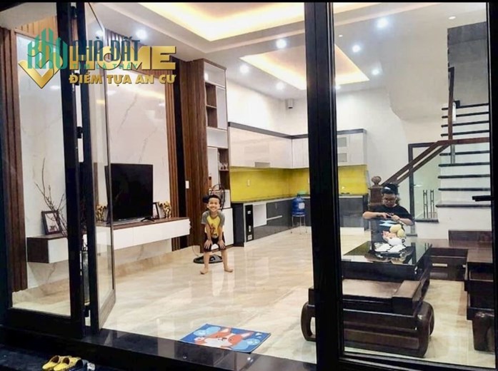 MT2492. CHO THUÊ NHÀ MẶT ĐƯỜNG HẠ LÝ 40M2 MẶT TIỀN 5M