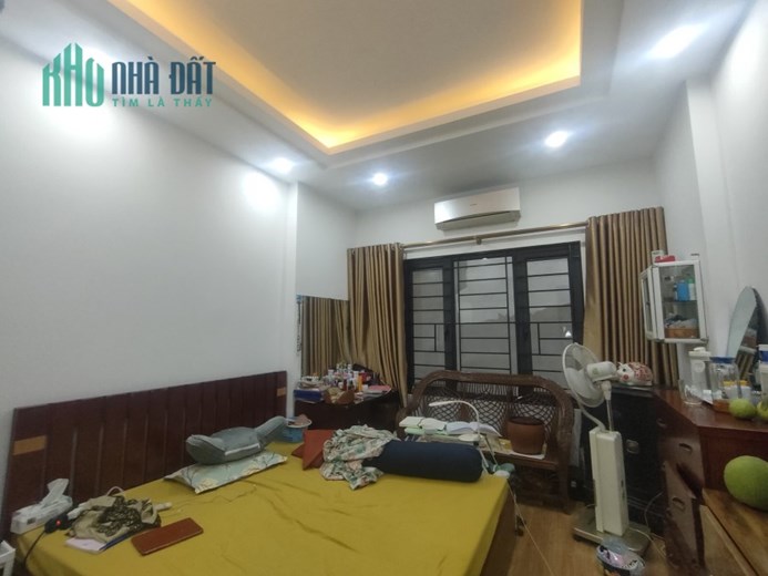 Bán nhà 31m 5T Bồ Đề, Long Biên , oto ,KD, nhỉnh 3,5ty .