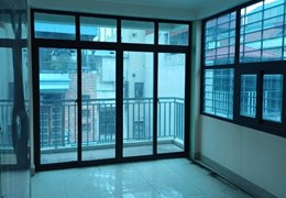 Chính chủ bán nhà mặt phố  Đê La Thành,DT 32m2 MT 3m, DT 37m2 MT 3.8m, DT 45m2, MT 5m…