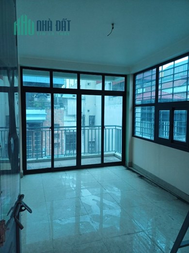 Chính chủ bán nhà mặt phố  Đê La Thành,DT 32m2 MT 3m, DT 37m2 MT 3.8m, DT 45m2, MT 5m…