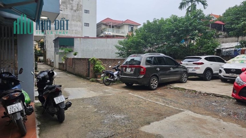 Bán Đất, Đông Ngạc Thụy Phương, Từ Liêm, Sát Bãi Gửi Ô Tô.65m2, MT 4.5m 3.8 Tỷ.0965283789