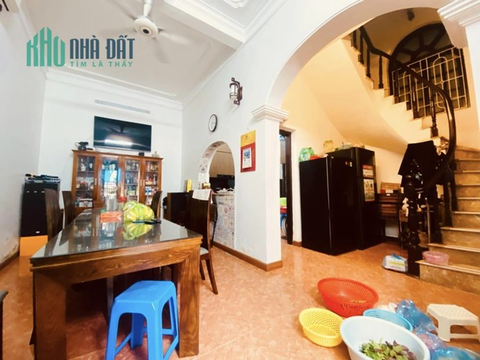 O9 Z6 Z8 5559 Bán nhà mặt phố Âu Cơ 120m², 3 tầng, MT 5.5m, chào giá 28.8 Tỷ Tây Hồ. Mua mua mua...