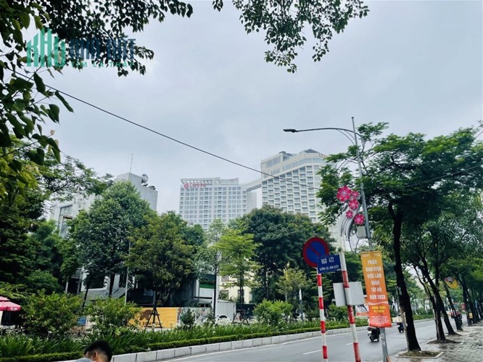 Bán Đất Phố Lạc Long Quân Quận Tây Hồ. 98m Mặt Tiền 8.4m Nhỉnh 15 Tỷ. Cam Kết Ảnh Thật Mô Tả Chính
