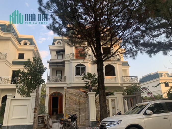 Biệt thự The Phoenix garden hướng đông nam, Tây bắc, lô góc 200m2, 400m2