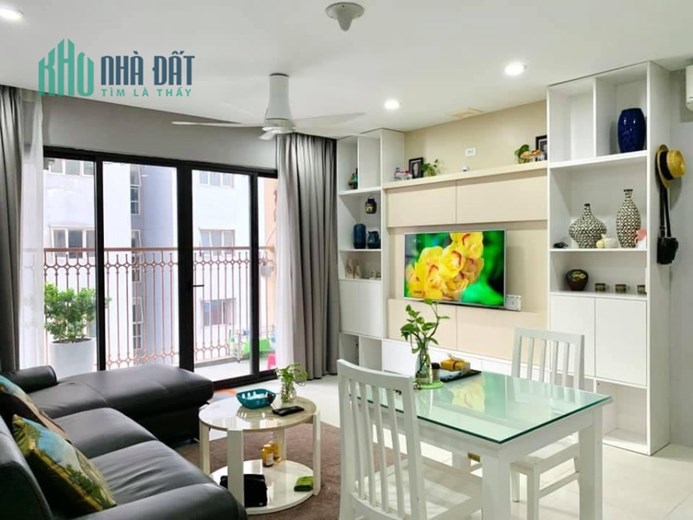 Cho thuê chung cư cao cấp Tân Hoàng Minh, Hoàng Cầu, Đống Đa 70m 2pn 2 vs phun đồ hơn 10 tr