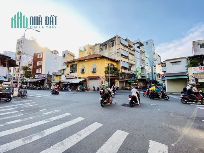 Bán nhà Mặt tiền Bạch Đằng 2 - Sân bay Tân Sơn Nhất, DT:6x17m, Cấp 4 tiện xây, 31 tỷ.