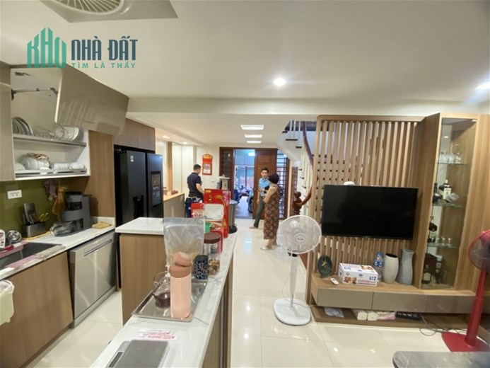 Bán Nhà Phố Lạc Long Quân Quận Tây Hồ. 88m Mặt Tiền 5m Nhỉnh 18 Tỷ. Cam Kết Ảnh Thật Mô Tả Chính