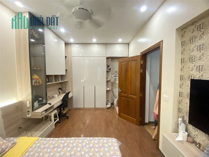 Bán Nhà Phố Lạc Long Quân Quận Tây Hồ. 88m Mặt Tiền 5m Nhỉnh 18 Tỷ. Cam Kết Ảnh Thật Mô Tả Chính