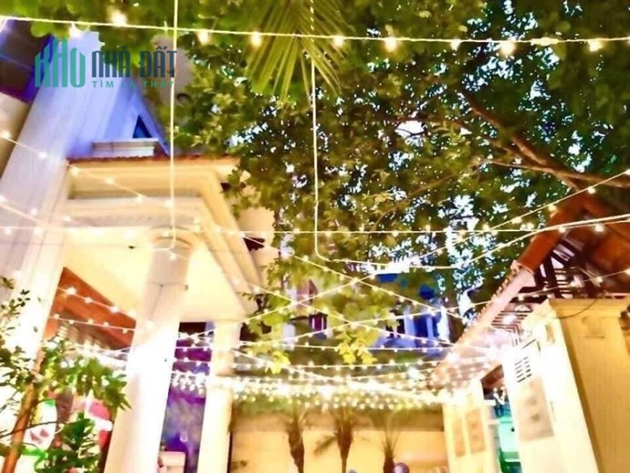 Bán Nhà Phố Lạc Long Quân Quận Tây Hồ. 200m Mặt Tiền 10m Nhỉnh 15 Tỷ. Cam Kết Ảnh Thật Mô Tả Chính
