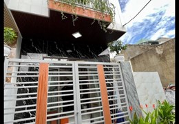 -Chào Bán nhà 3 tầng kiệt 3m  trần cao vân giá quá rẻ. trung tâm đà nẵng