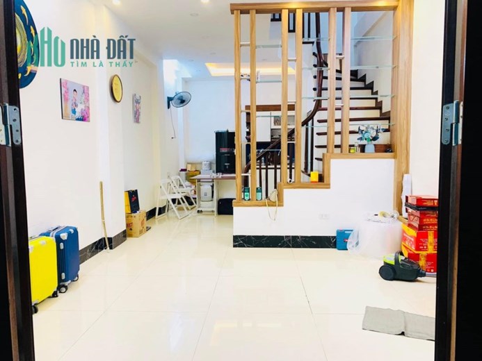 MẶT PHỐ !! Cho thuê nhà MP Mễ Trì Hạ 45mx5T OTO tránh KD VP spa tóc tạp hóa shop
