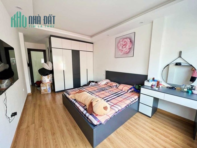 Bán nhà Đê La Thành 30m 5T sát Ô Tô ngõ thoáng nhà sáng 4.3 tỷ