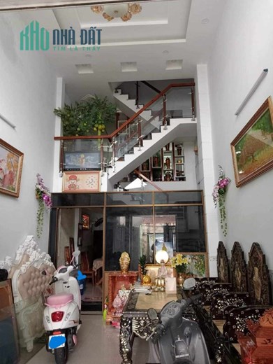 HIẾM! Nhà bán 60m2, 4 tầng đẹp ở ngay HXH 8m sát mặt tiền Hà Huy Giáp Quận 12