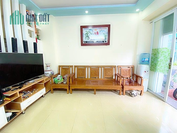 Bán nhà ngõ 9 Trung Hành ngay Lê Hồng Phong, 40m 3 tầng GIÁ 2.1 tỉ