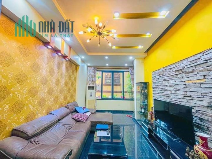 Bán Nhà Ngõ 125 Phố Nguyễn Ngọc Vũ 43m2 x 5 tầng, 4 phòng ngủ có thể làm 5 phòng tùy ý, nhà mới ở