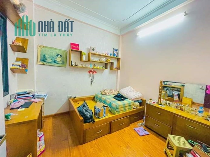 Bán Nhà Ngõ 125 Phố Nguyễn Ngọc Vũ 43m2 x 5 tầng, 4 phòng ngủ có thể làm 5 phòng tùy ý, nhà mới ở