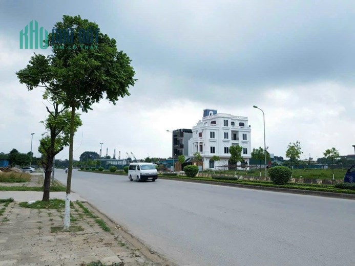 Bán nhà 3.5 tầng khu đô thị Nguyên Khê - 3 mặt thoáng - cho thuê 20tr/tháng