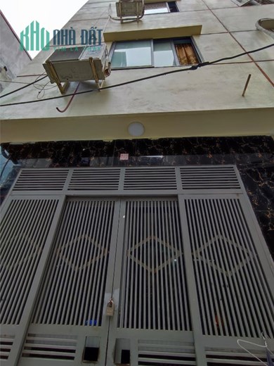 Bán nhà Nguyễn Văn Huyên: 30,6mx 5 tầng, 3P. Ngủ, ngõ nông-3,33 tỷ