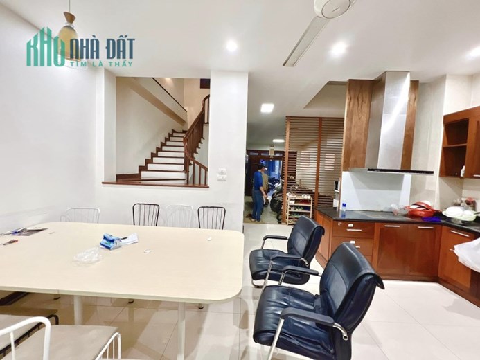 O9 Z6 Z8 5559. Bán nhà Trung Kính DT 75m², 5 tầng, MT 6m, giá 27.5 tỷ Cầu Giấy. Mới nhất