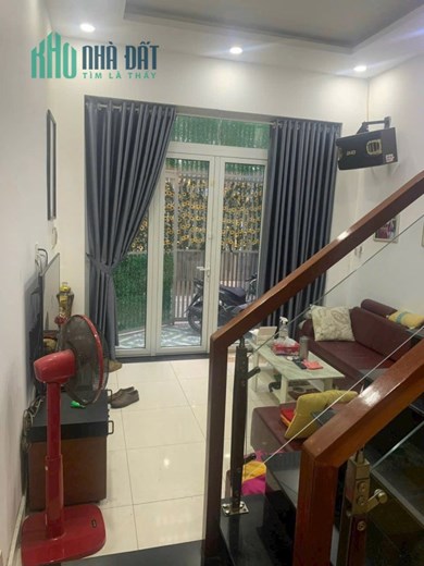 3,7m x  10,8m ( nở hậu 3,9m ) DT đất 42m2, xây dựng 33m2 - Giá 5,45 Tỷ thương lượng