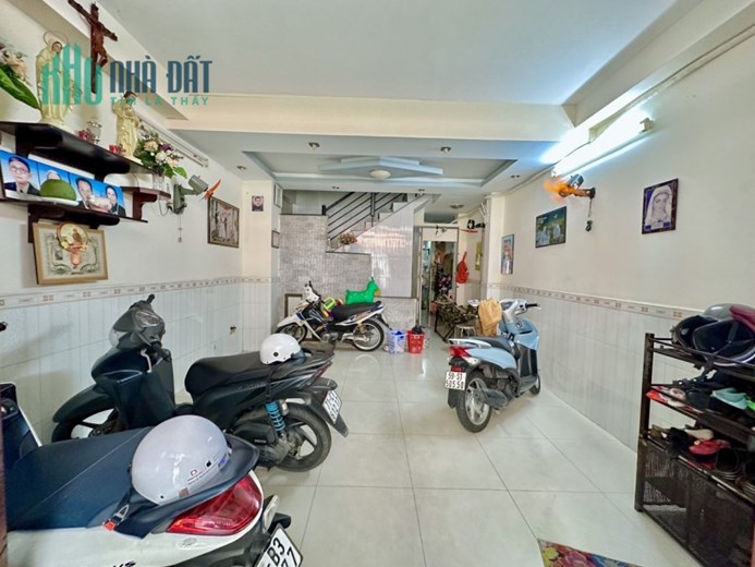 Bán nhà 1/ Nguyễn Sơn quận Tân Phú 11 phòng cho thuê 4,5 x 16-5T -5,2 tỷ TL