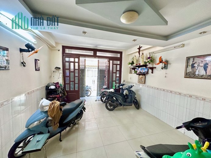Bán nhà 1/ Nguyễn Sơn quận Tân Phú 11 phòng cho thuê 4,5 x 16-5T -5,2 tỷ TL