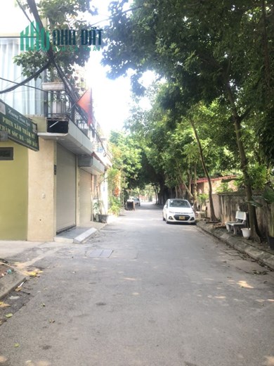 Bán nhà Thạch Bàn, Ô Tô, Vỉa Hè, 160m2, 3T, MT 9m, nhĩnh 22 tỷ.