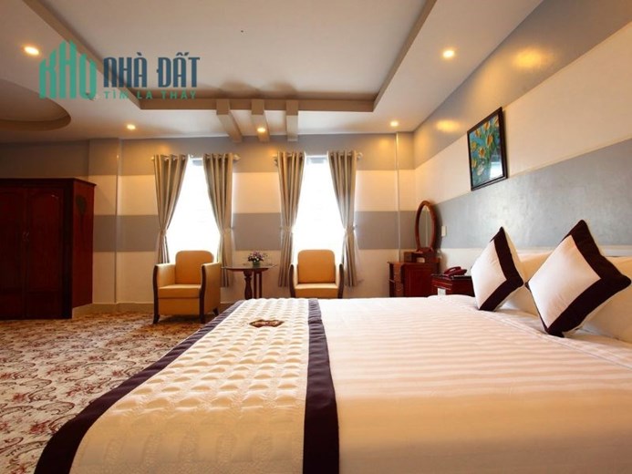 BÁN KHÁCH SẠN PHỐ LIỄU  GIAI, VIEW TOÀ LOTTE, DÒNG TIỀN KHỦNG 1 TỶ/THÁNG, 220M2, 11 T, MT11M, 110 TỶ