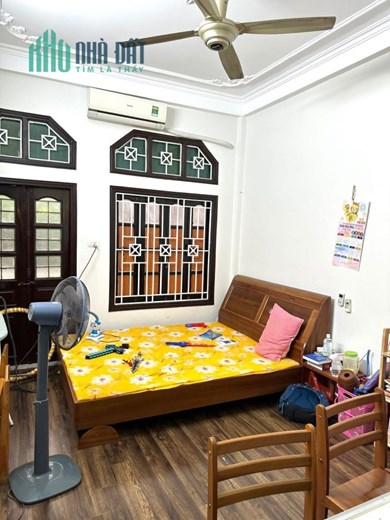 Bán nhà Hoàng Cầu  45m x 4T  MT 3.4m giá 6.9 tỷ
