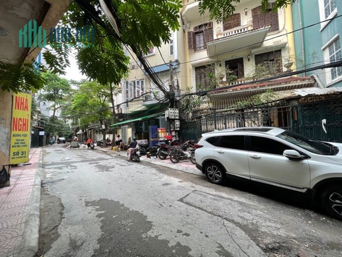 Bán nhà Hoàng Cầu  45m x 4T  MT 3.4m giá 6.9 tỷ