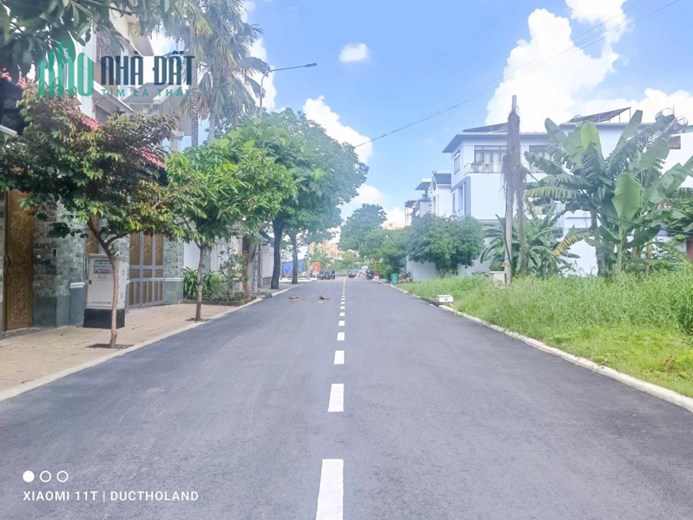 Bán đất 10x20m lô góc 2 mặt tiền ĐẸP chính chủ Khu Biệt thự Lê Thị Riêng Thới An Quận 12