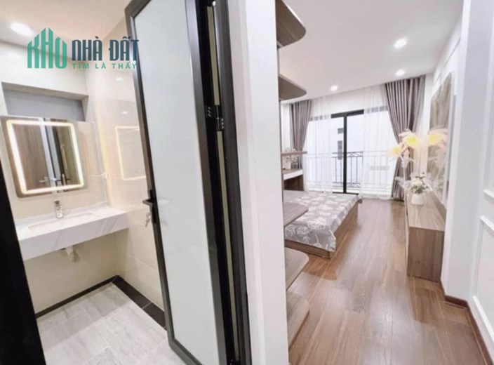 Bán nhà Hồ Tùng Mậu, 40m2 5 tầng, 4 phòng ngủ, full nội thất, cách phố 20mm, gần chỗ để xe oto, giá
