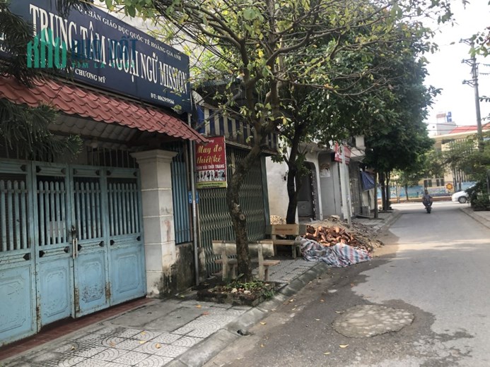 Duy nhất 1 căn nhà đang cho thuê kinh doanh khu chợ Bình sơn thị trấn chúc sơn
- Vị trí đắc địa