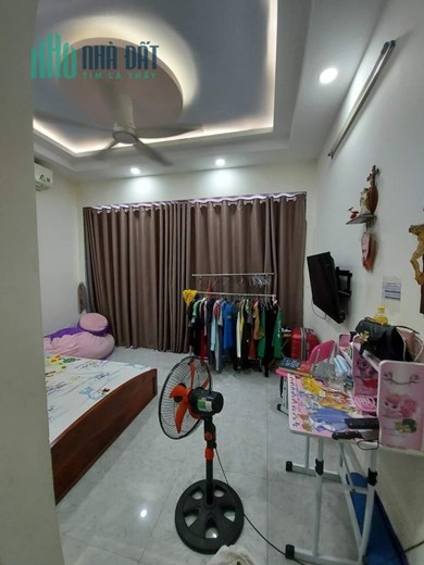 NHÀ TRONG NGÕ HOA BẰNG 5 TẦNG 44M2  GIÁ 5,7 TỶ