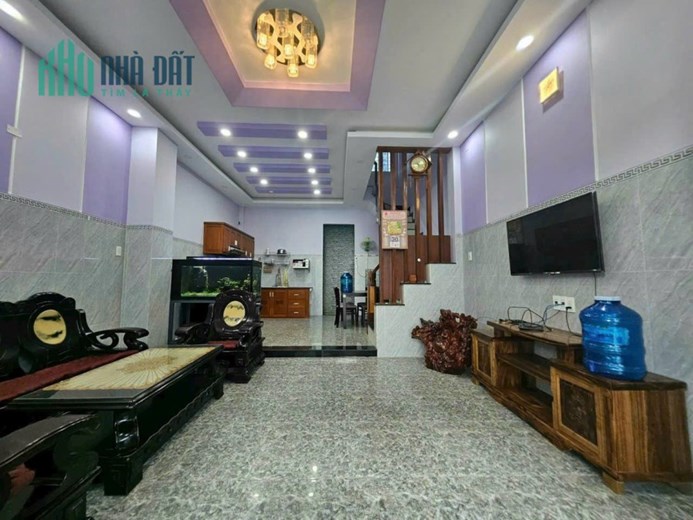 Hạ 3,5 tỷ còn 3,15 tỷ nhà 3 tầng 1 tum gần KĐT Vĩnh Điềm Trung Nha Trang
