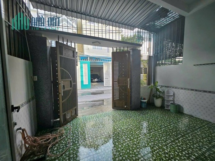 Hạ 3,5 tỷ còn 3,15 tỷ nhà 3 tầng 1 tum gần KĐT Vĩnh Điềm Trung Nha Trang
