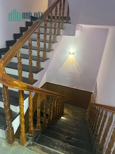 Cho Thuê Nguyên Tầng 2, Tầng 3 Nhà Thuộc Mặt Đường Lê Hồng Phong, Nha Trang, Khánh Hòa.