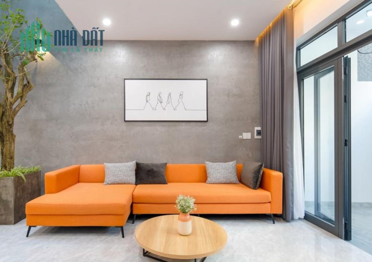 Chính chủ bán gấp nhà Mặt phố Lê Thái Tổ giá 61 tỷ, 70m2, kinh doanh tốt
