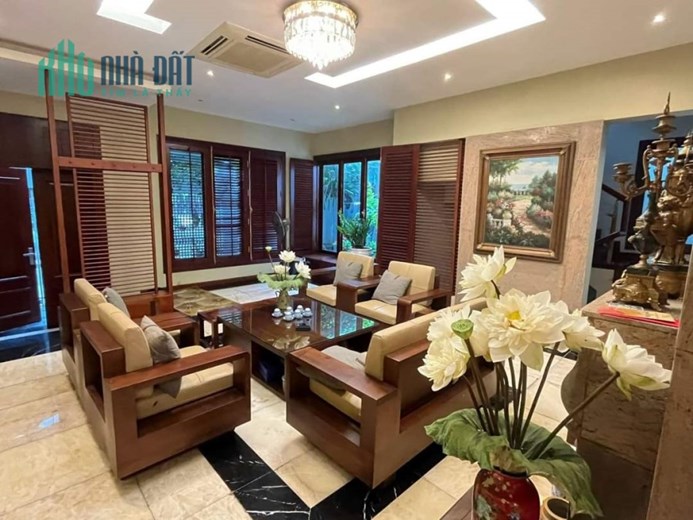 Mình có Nhà cần bán tại Nguyễn Thị Định, Cầu Giấy, 92,6mm2, giá 16,7 tỷ.