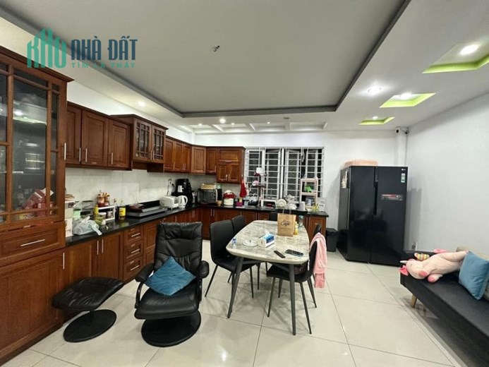 Nhà Giá Rẻ Cách Phú Mỹ Hưng 1 Bước Chân, KDC LaCaSa, 5x16m, 9.3 Tỷ, Quận 7