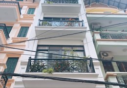 Bán nhà mặt phố Nguyễn Tuân, DTSD 42m, MT 4,2m. Vỉa hè rộng, kinh doanh tốt