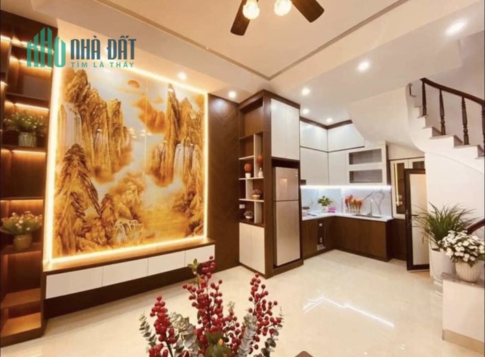 Bán nhà Ba Đình, 40m 5 tầng, 4 phòng ngủ, full nội thất, cách phố 30m, gần chỗ để oto, giá 5 tỷ