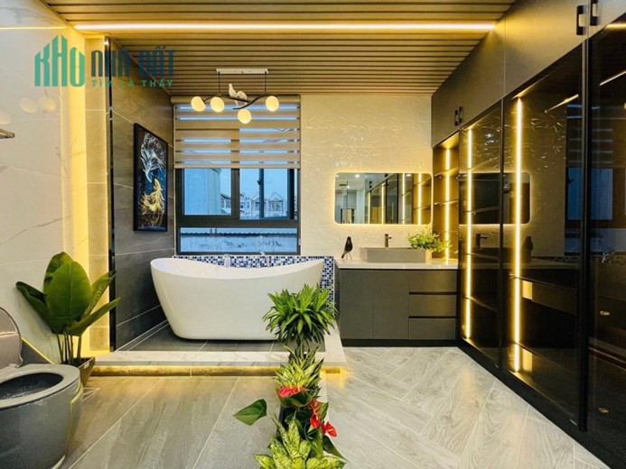 Bán nhà HXH 6m Ni Sư Huỳnh Liên P10 Tân Bình 50m2 ngang 4m 4 tầng ST 4PN