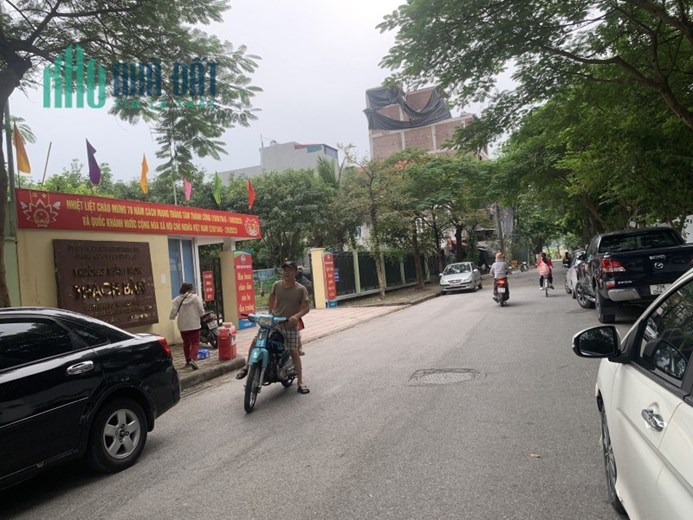 BÁN ĐẤT THẠCH BÀN – CỔ LINH – LIỀN KỀ GARDEN CITY -  ĐƯỜNG ÔTÔ TRÁNH - VỈA HÈ ĐÁ BÓNG -