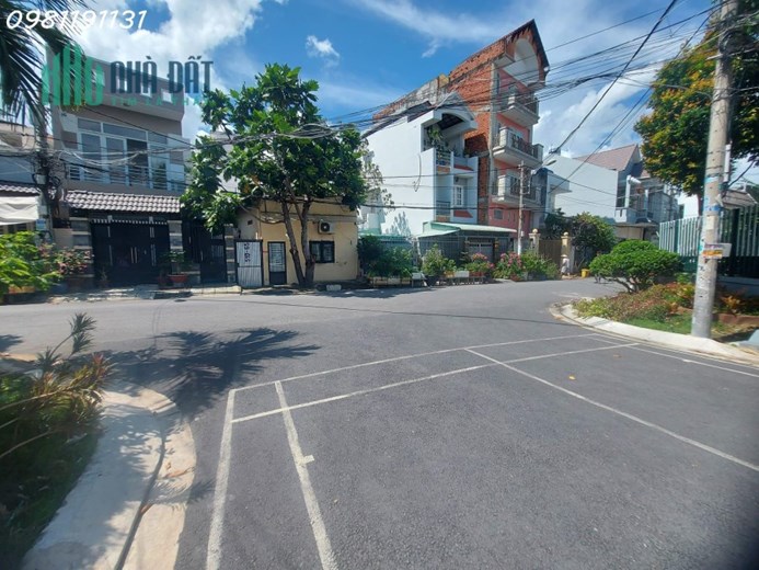 BÁN NHÀ LÊ VĂN LƯƠNG, PHƯỚC KIỂNG 200M2 (8*25)MẶT TIỀN KHỦNG CHỈ :15,5 TỶ