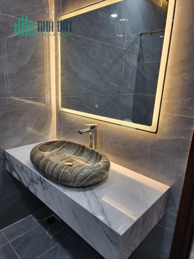 SIÊU PHẨM MT ĐƯỜNG SỐ. XE HƠI NẰM TRONG NHÀ. 5 TẦNG. N THẤT VÀ TK HIỆN ĐẠI. CÓ THANG MÁY. LÝ PHỤC